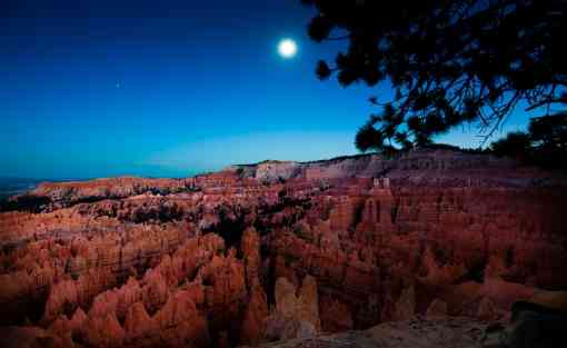 Full Moon - Bryce Canyon National Park - Utah