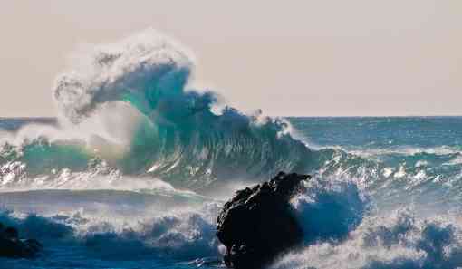 Breaking Wave - Kauai - Hawaii