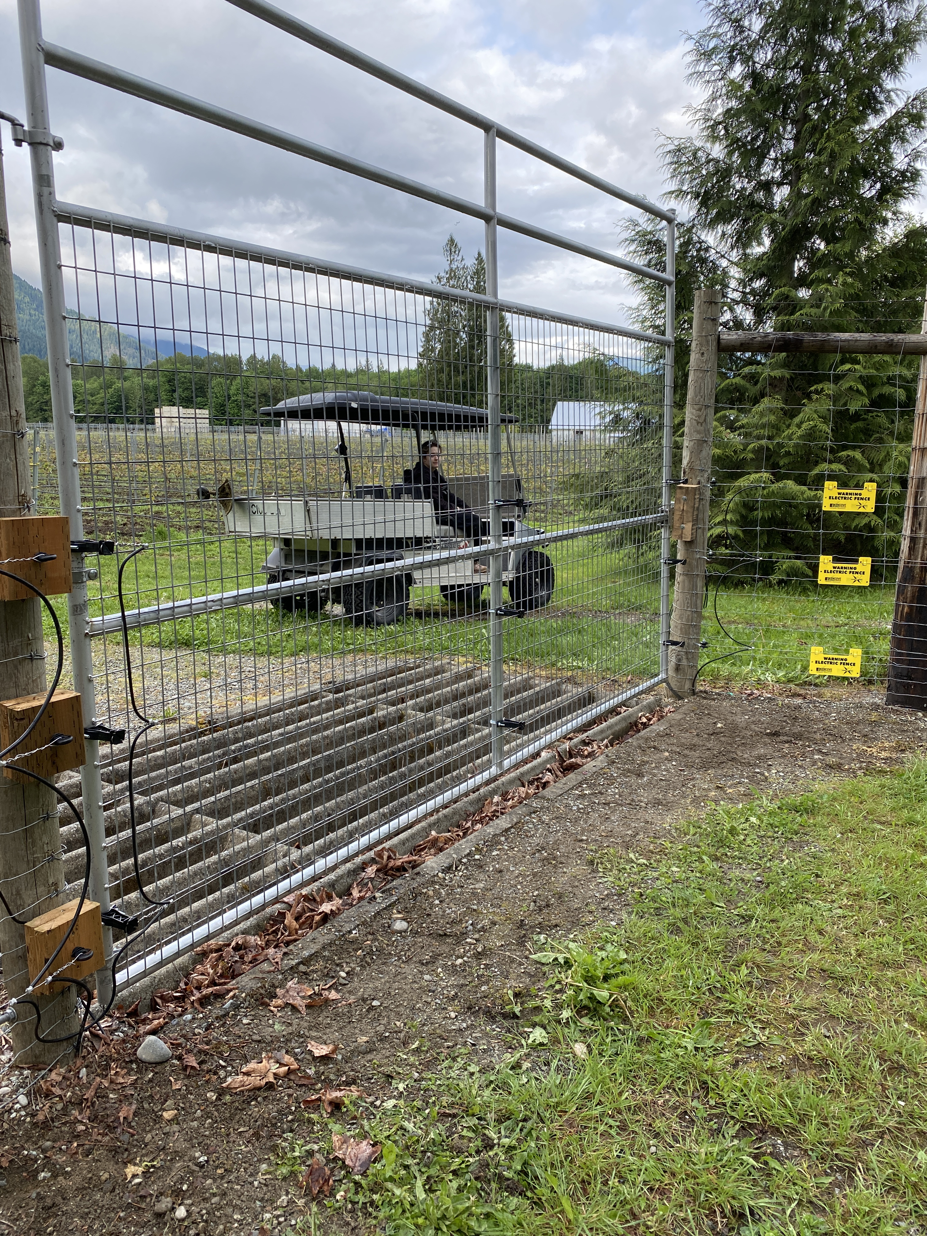 Electric fence on sauk farm