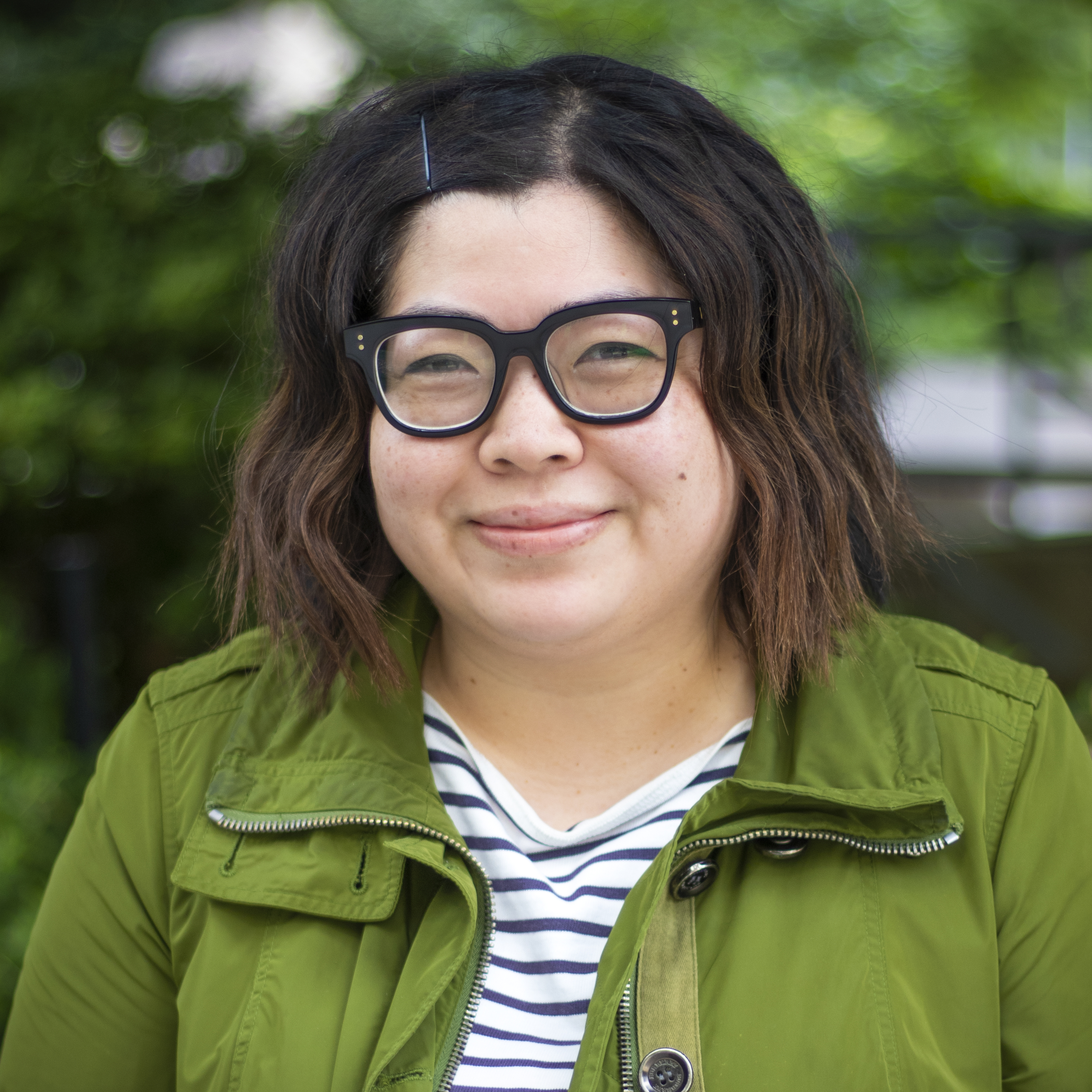 Julie Hong headshot